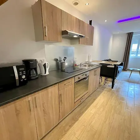 Superbe Jacuzzi Centre Apartment *